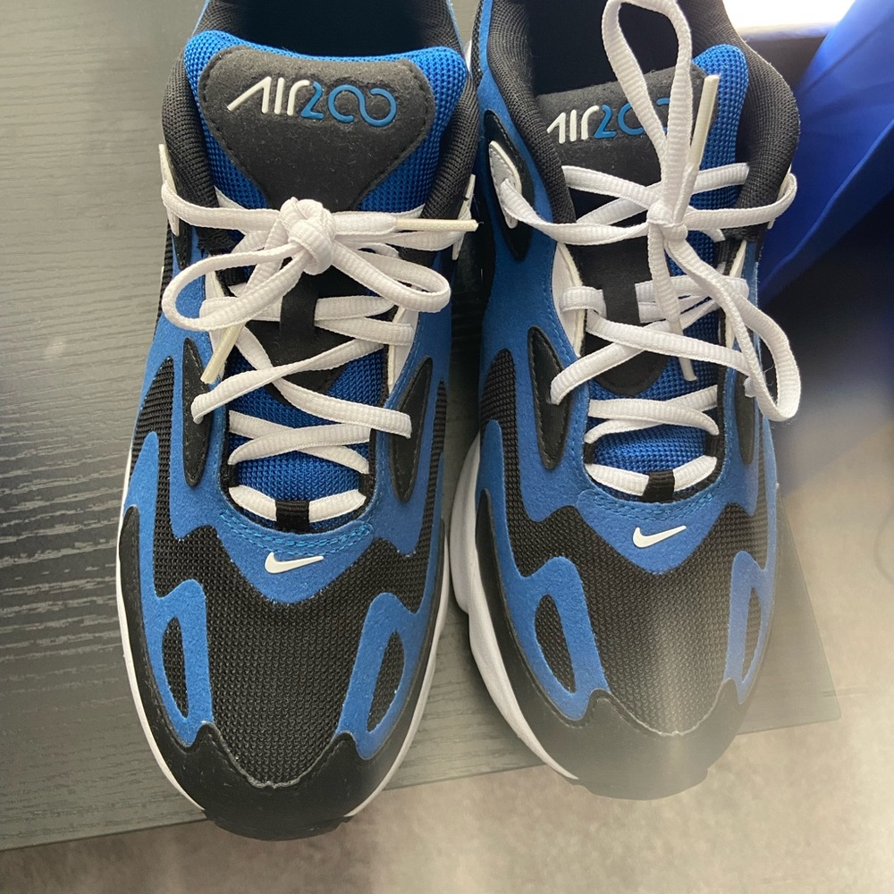Great NIKE 200 7Y